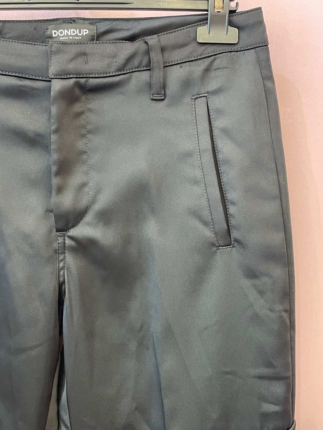 Pantalone cargo elegante satinato