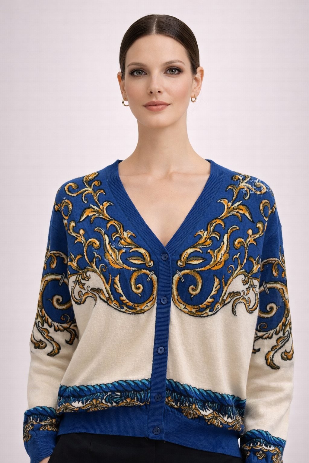 Cardigan Fantasia Barocco Blu e Panna – Moschino Coutur