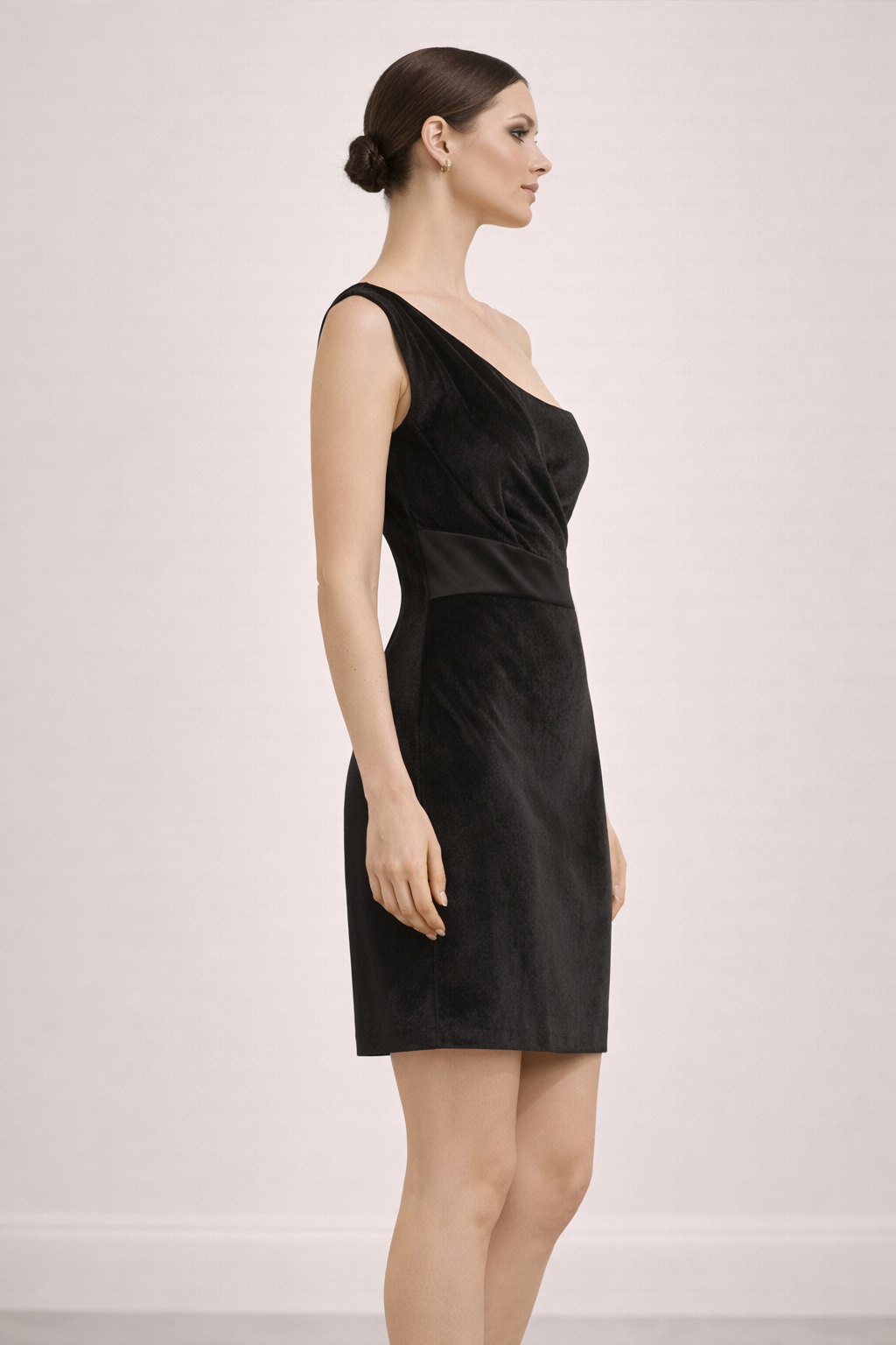 Abito Monospalla Nero Elegante – Cristina Effe