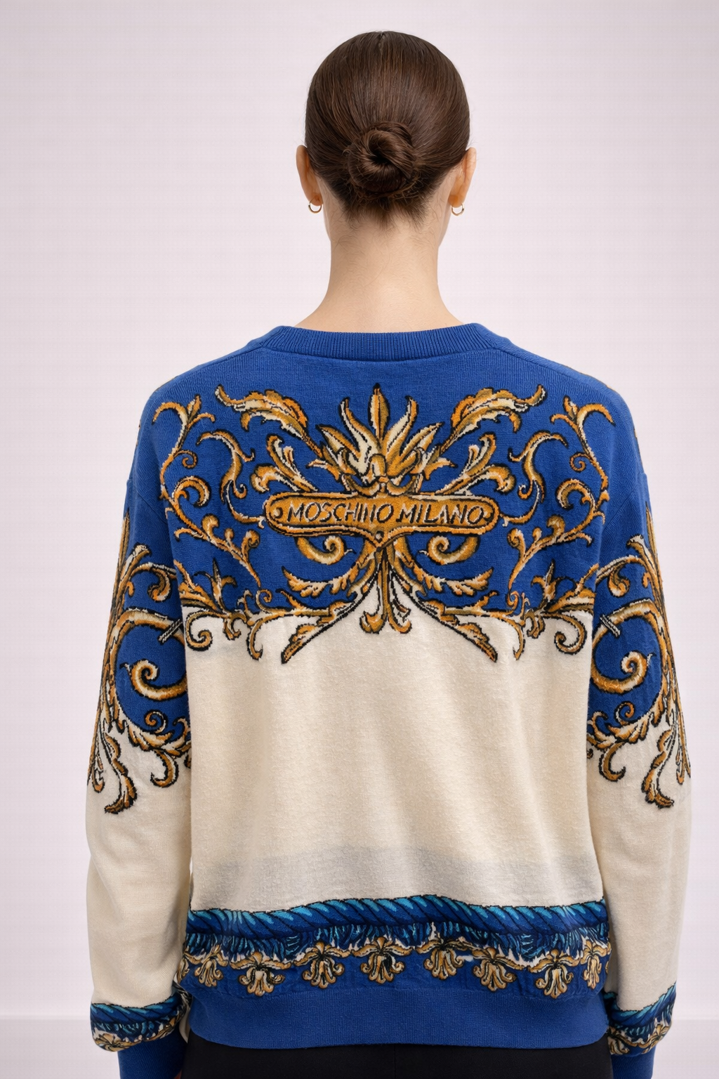 Cardigan Fantasia Barocco Blu e Panna – Moschino Coutur