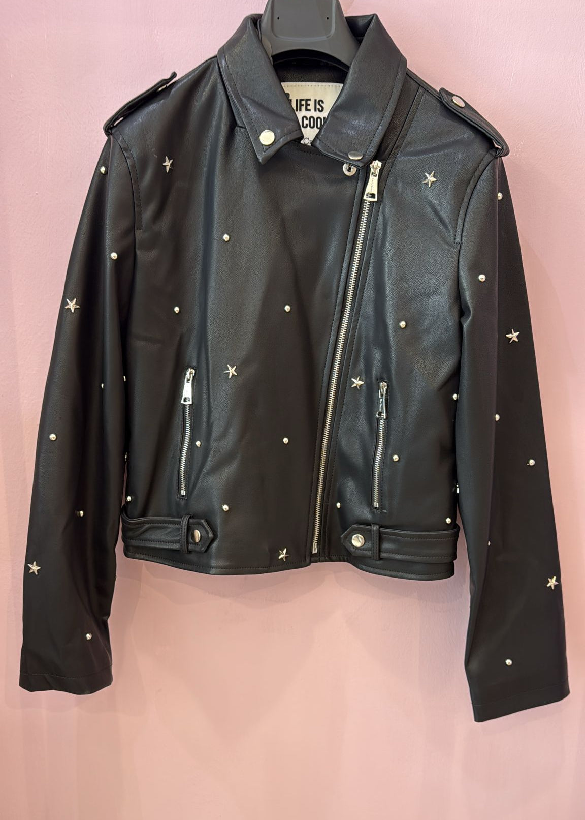 Giacca Donna Gio Cellini Biker in Ecopelle con Borchie e Stelle – Nera