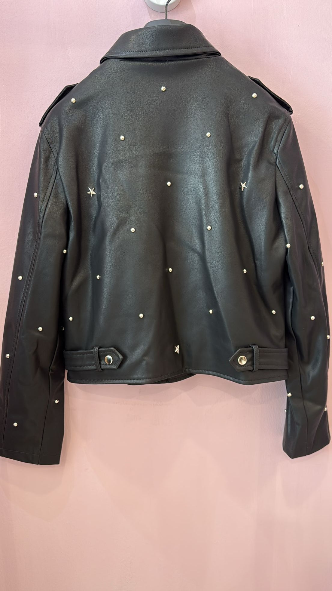 Giacca Donna Gio Cellini Biker in Ecopelle con Borchie e Stelle – Nera