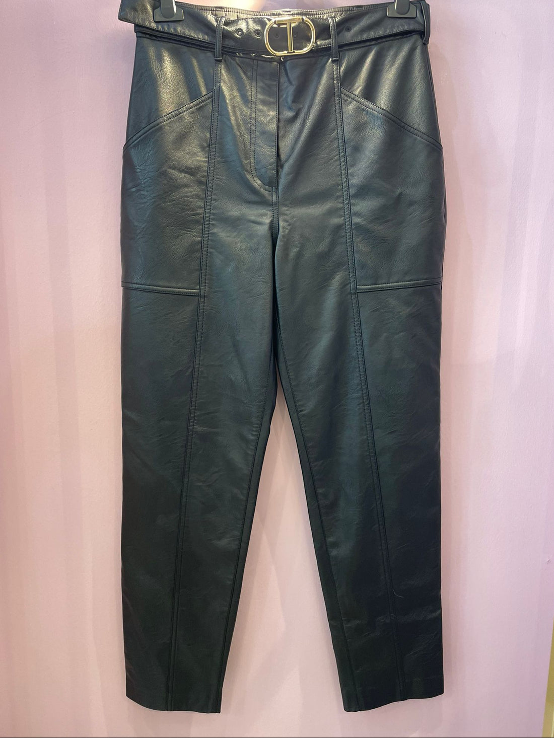 Pantalone in pelle con cinta removibule