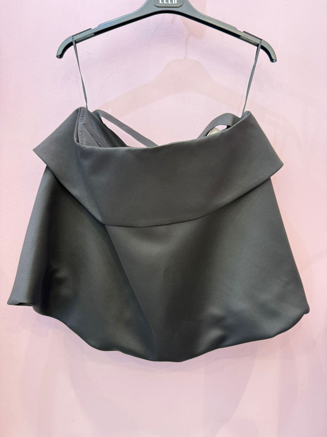 Top ELEH nero con fascia sul decolté