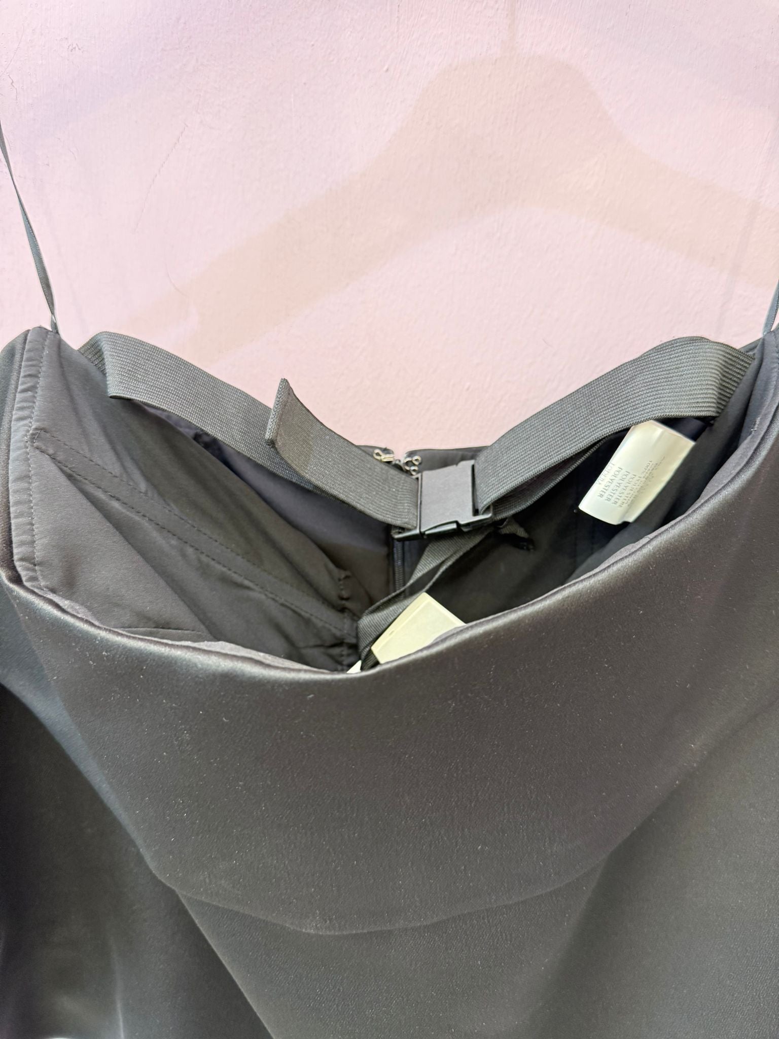 Top ELEH nero con fascia sul decolté