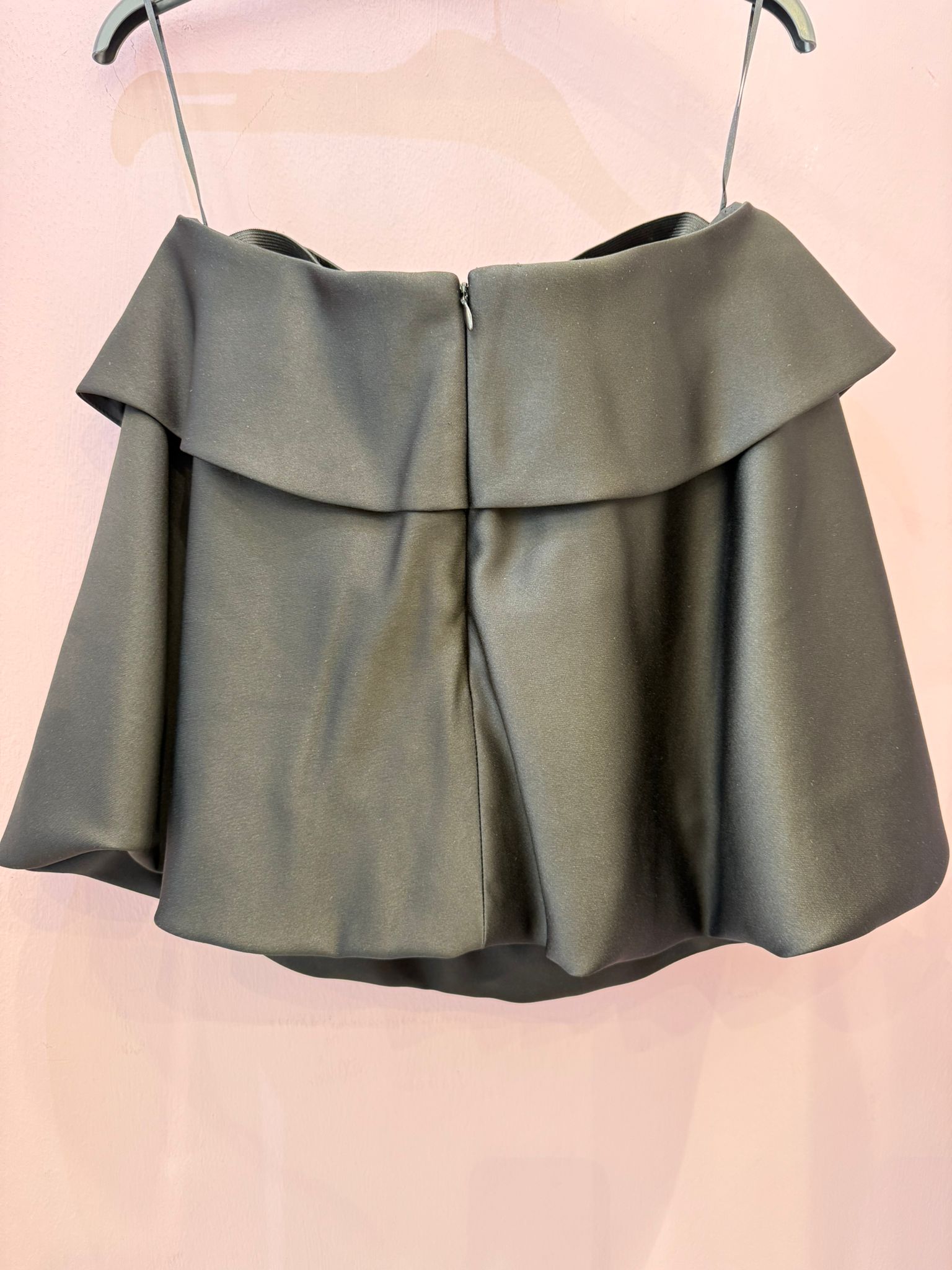Top ELEH nero con fascia sul decolté