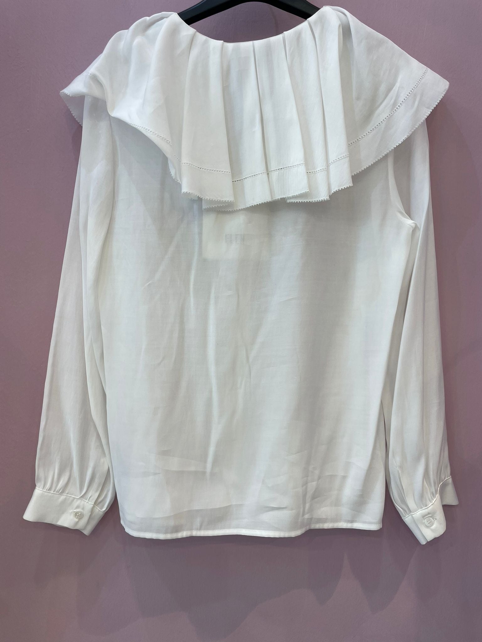 Camicia ELEH  bianca con collo ampio bordino effetto ricamo