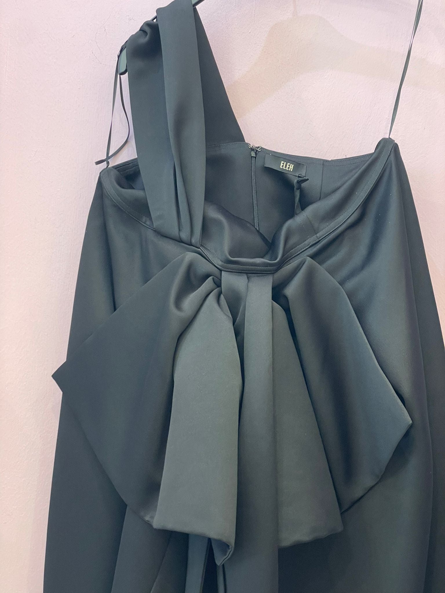 Vestito corto mono spalla con fiocco centrale ELEH