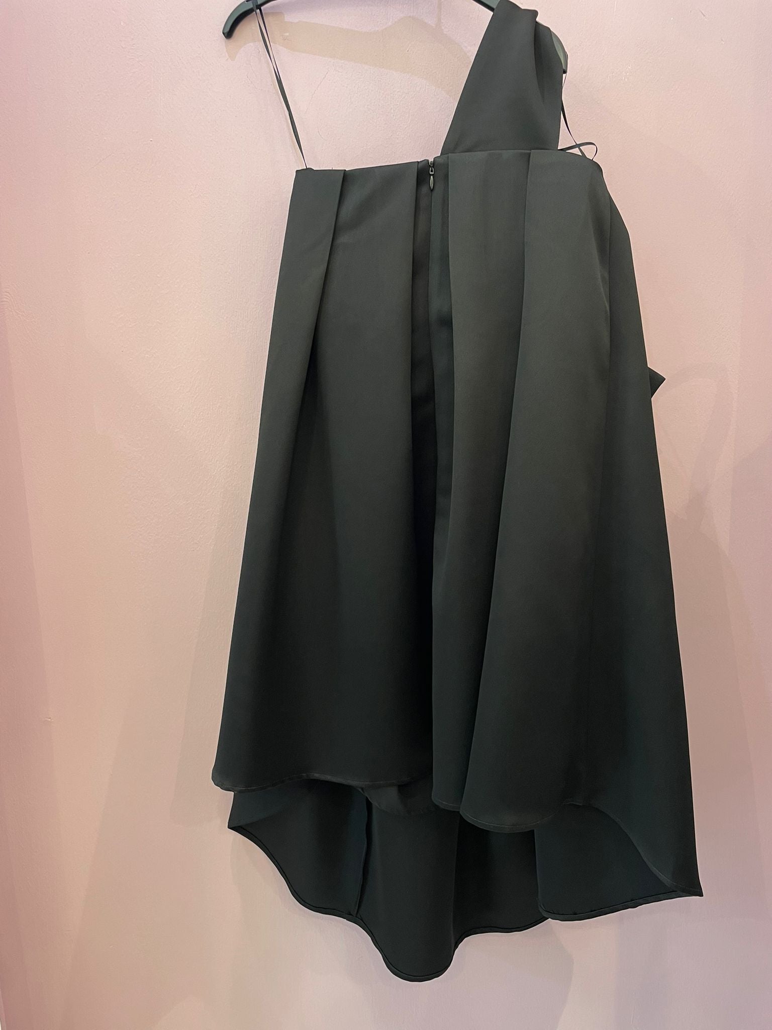 Vestito corto mono spalla con fiocco centrale ELEH