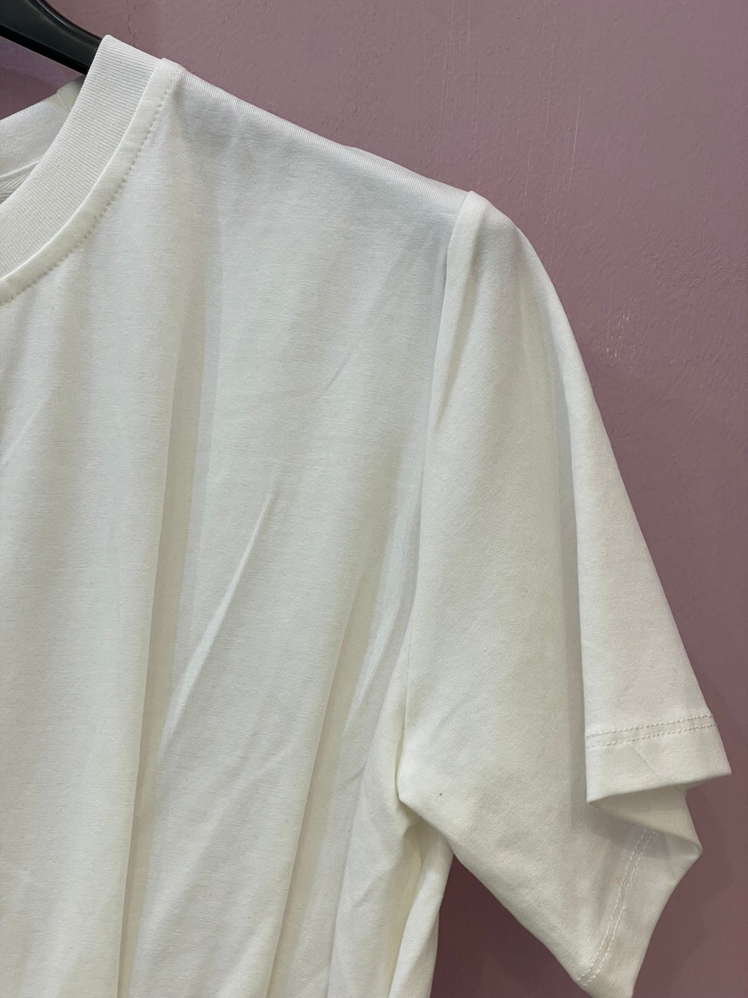 T-shirt bianca con drappeggi  ELEH
