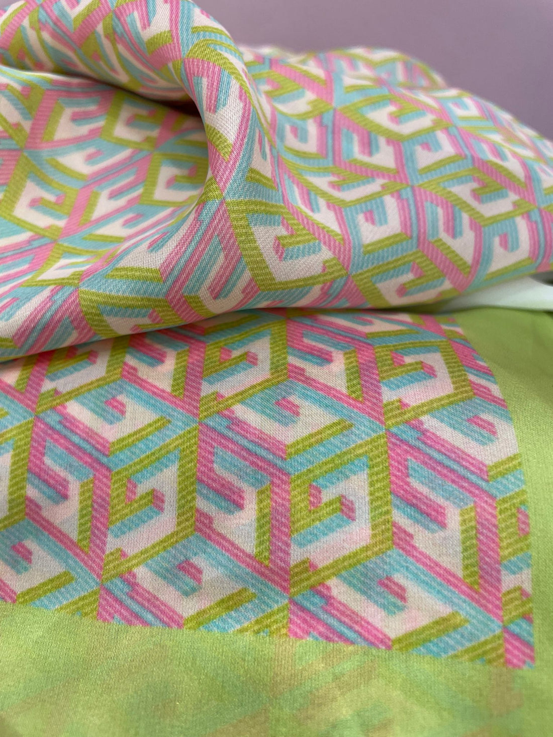 Foulard Guess