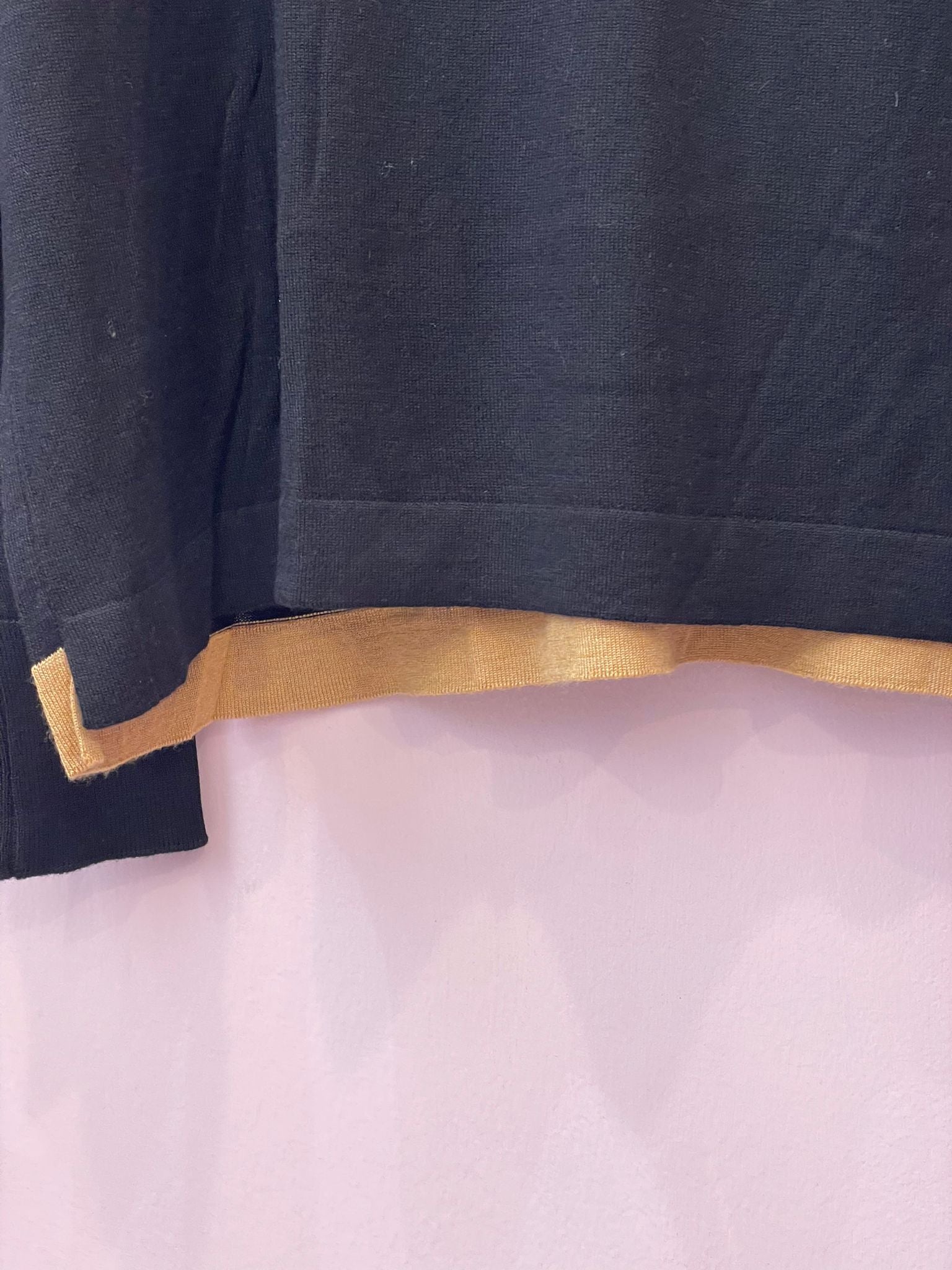 Maglia scollo barca nera Akep