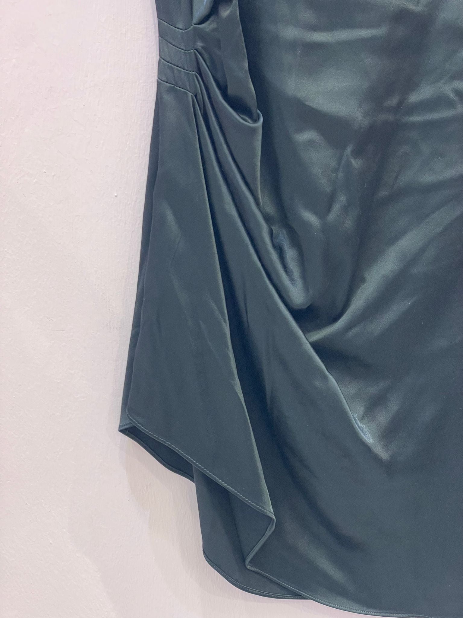 Casacca nera satinata con spacco laterale ELEH