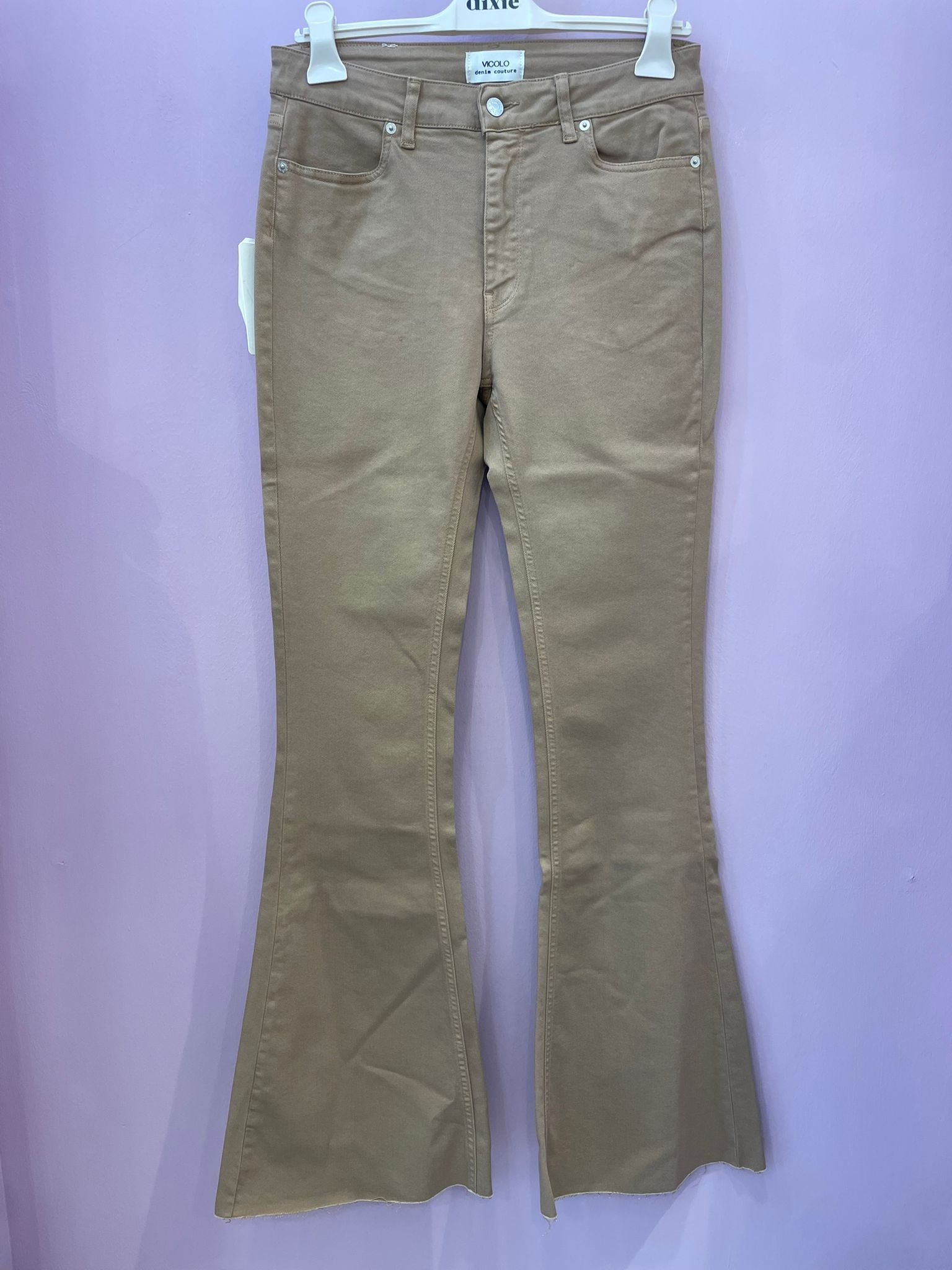 Jeans a zampa Vicolo color cammello