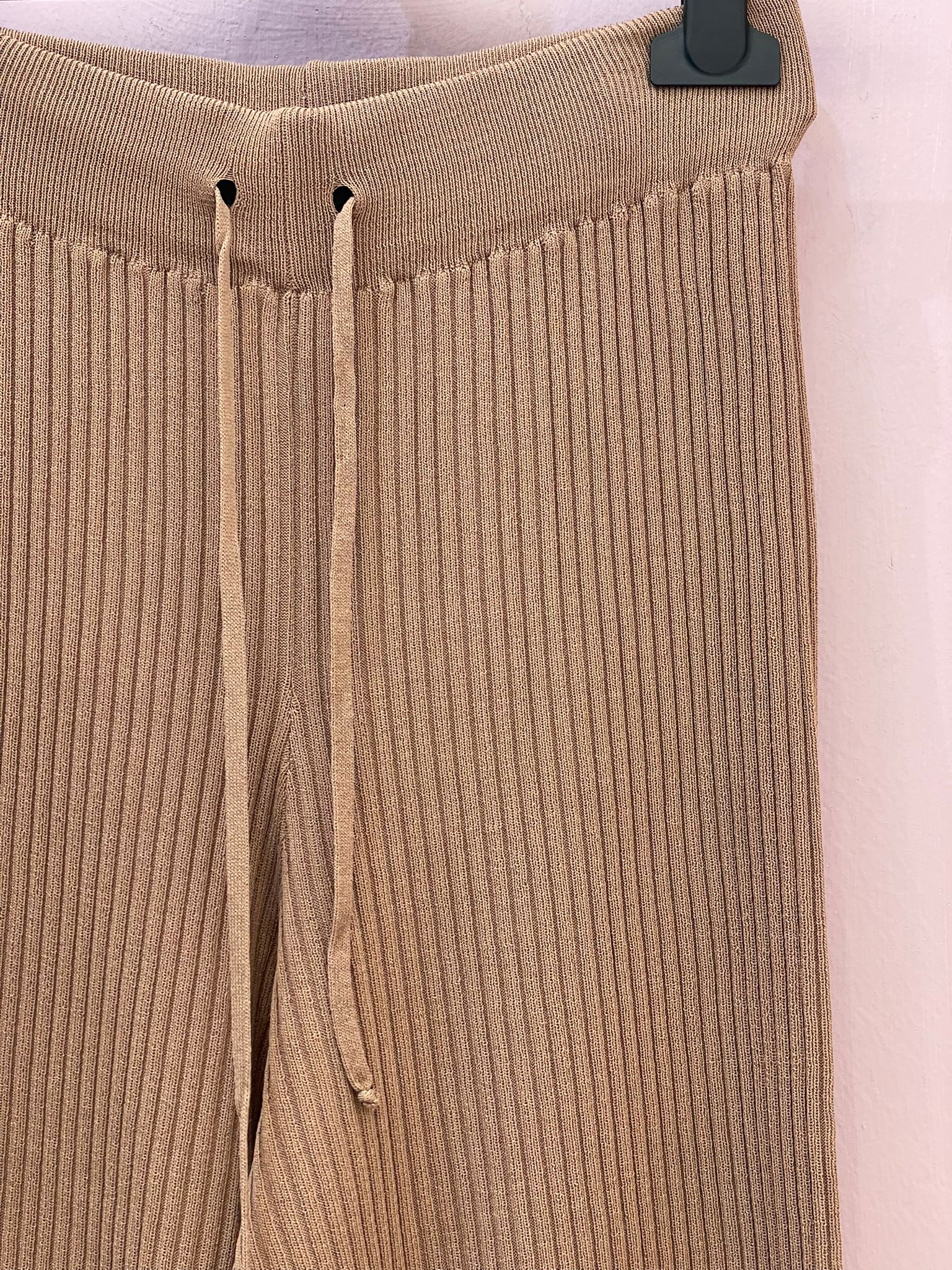 Pantalone a palazzo in maglia color cammello Vicolo