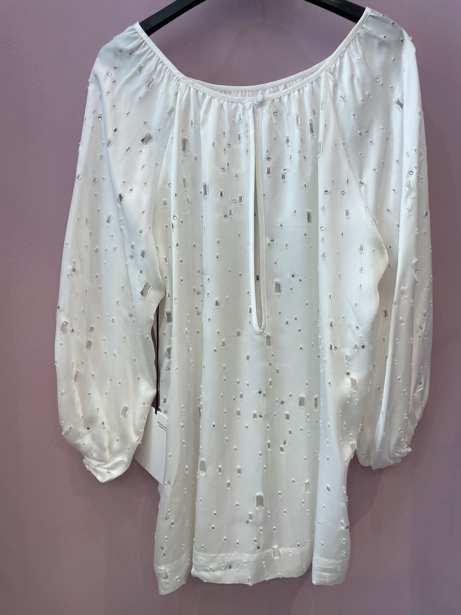 Blusa broken bianco latte con strass Brand Unique