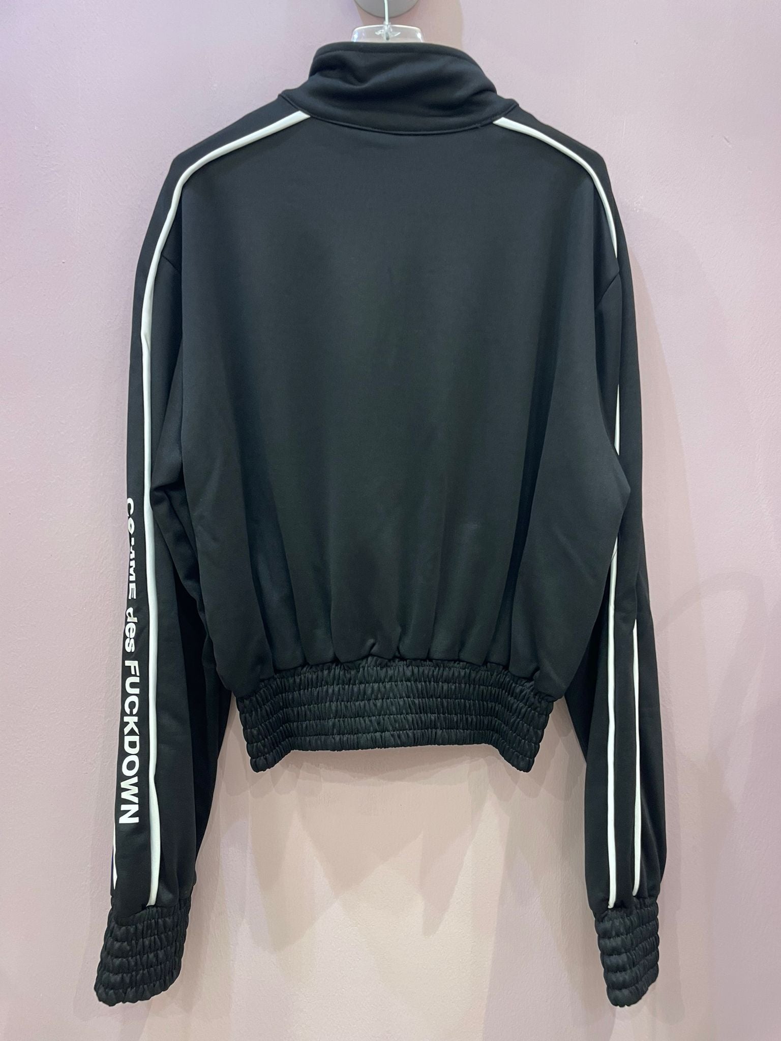 Giacca a zip in tessuto tecnico nera COMME des FUCKDOWN*